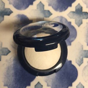 Translucent powder